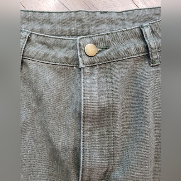 Cider Curve Green Roll up short NWT size 1X - Picture 2 of 8